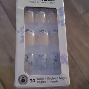 Impress Press-On Limited Edition Hydrangea Blue Manicure with Blue Floral Design